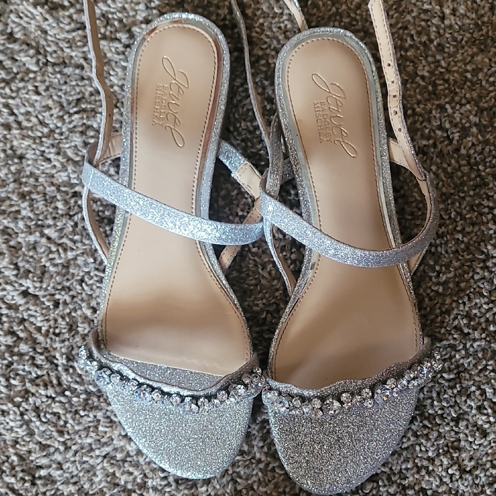 Jewel Badgley Mischka Silver Heels with Slingback Design